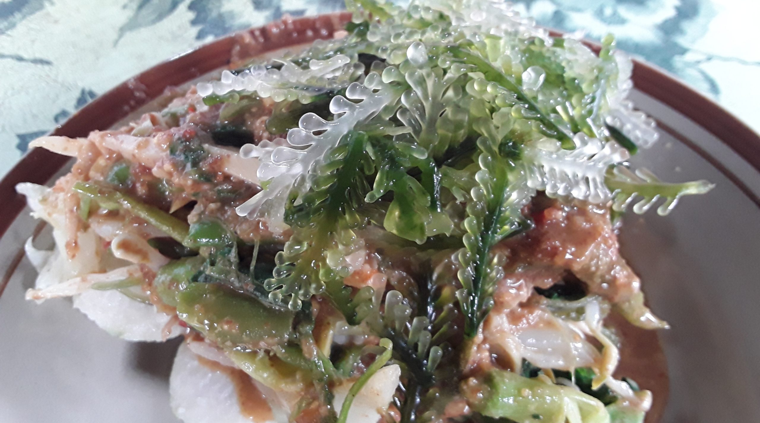 WARUNG MAKAN BU WI: PECEL “ANGGUR LAUT” MENU UTAMANYA