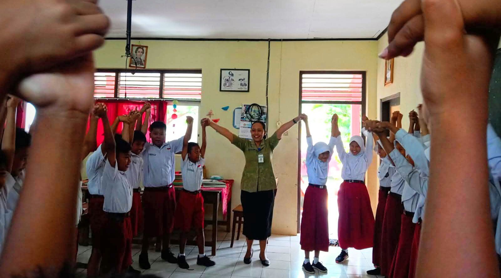 PENDIDIKAN MERDEKA: Jalan Panjang Menuju Negeri Para Dewa
